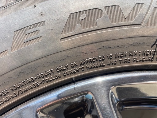 日産c26 セレナハイウェイスター純正ホイール
