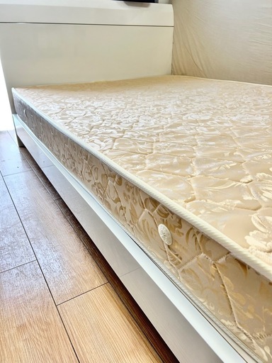 マットレス セミダブル (mii) 梅坪の寝具《マットレス》の中古あげます