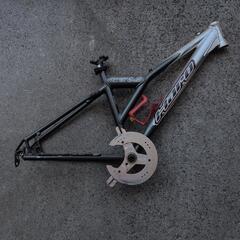 ダウンヒルバイクharo escape 8.2フレームのみ