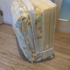 プーさんデザイン　　ベビー寝具　9点？セットの画像