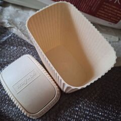 白いごみ箱美品の画像