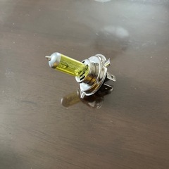 イエロー 高輝度 ハロゲン H4 ヘッドライトの画像