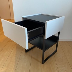 【美品】サイドテーブル　白の画像