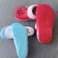 新品未使用品有　可愛い  子供用シューズ　呪術廻戦　キッズサンダル　キッズスリッパ　子ども靴　上靴　2足　19㎝、19.5cmの画像
