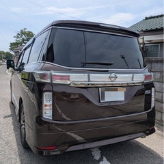 日産　エルグランド　ブラウンの画像