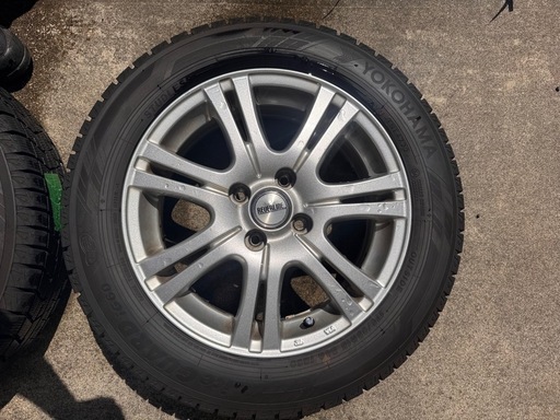 スタッドレスタイヤ　ホイール　4本セット