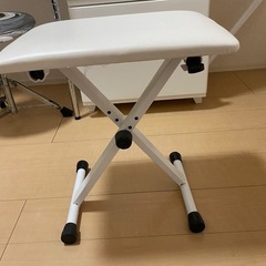 【折りたたみスツール】ホワイト／高さ調整可／コンパクト椅子