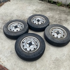 タイヤ　145R12　