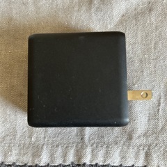 モバイルバッテリーとケーブル
　