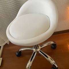 背もたれ付き作業椅子