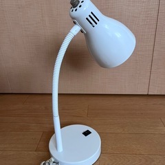 ニトリ　卓上ライト　テーブルライトの画像