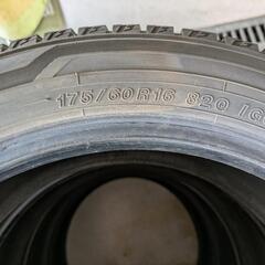 175/60R16　スタッドレスタイヤ