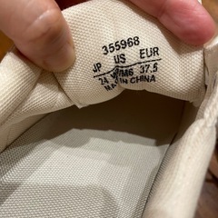 試し履きのみ　美品！GUスニーカーの画像