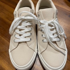試し履きのみ　美品！GUスニーカーの画像