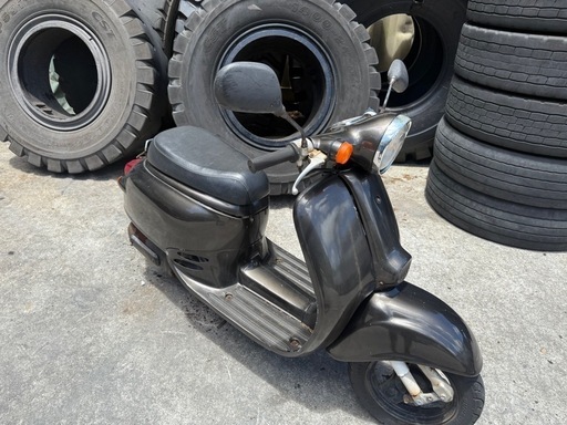 ホンダ　ジョルノ　AF24 バッテリー上がっている為キックスタートで使っています