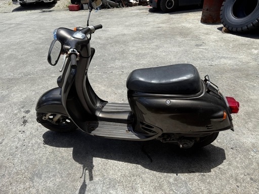 ホンダジョルノAF24 バッテリー上がっている為キックスタートで使っ