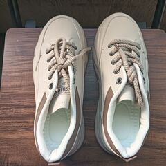 新品 24.5cm レディース スニーカー ベージュ 厚底 男女兼用 シューズ【2000-417-S】の画像