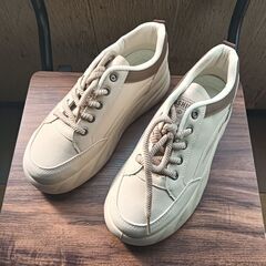 新品 24.5cm レディース スニーカー ベージュ 厚底 男女...