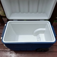 【期間限定値下げ中】【早い者勝ち！】美品！Coleman クーラーボックス 大容量　タイヤ付き　ホイールクーラー　キャンプ　キャスター付きの画像