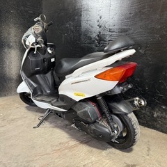 ★支払総額6.0万円★買取強化中！まずはカンタン無料査定から！ヤマハ シグナス1型 白 SE12J 外観良好！ 社外マフラー！ 社外ミラー！ バックレスト！ カスタムベースに♪の画像