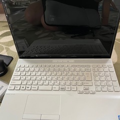 富士通ノートパソコンの画像