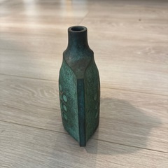 青銅のつぼの画像