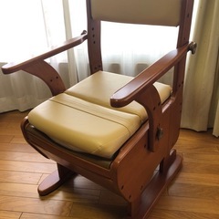 介護用品　家具調ポータブルトイレ