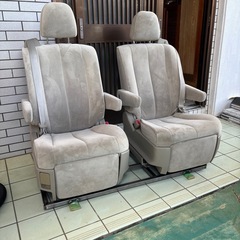 ハイエースセカンドシート