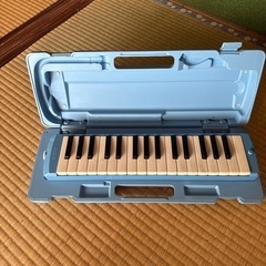 ② YAMAHA 鍵盤ハーモニカ　本体　ケースのみ
