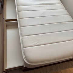 引き出しコンセント付きベッド＋N-sleep マットレスの画像