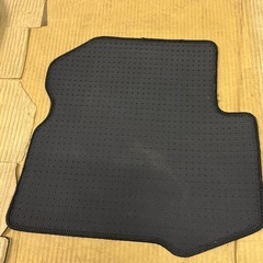 スズキのフロアマットの画像
