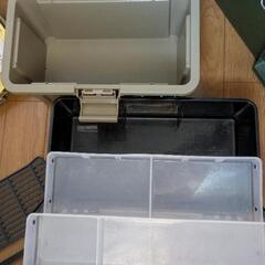 工具ボックス２個とその他色々の画像