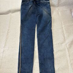 新品・未使用　ジーンズの画像