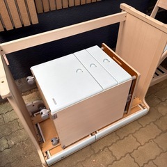 学習机と椅子と引き出し