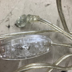I2506-573 スタンドライト 間接照明 年式不明 通電確認済み べたつきあり 高さ約147cmの画像