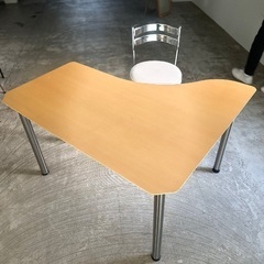 変形デザインデスク ¥1500の画像