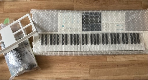 CASIOカシオ電子キーボード光ナビゲーションＬＫ-516鍵盤61 2020年製ホワイト