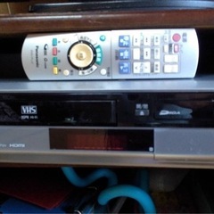 ビデオデッキ⭐︎VHS DVD＆HD 対応です。