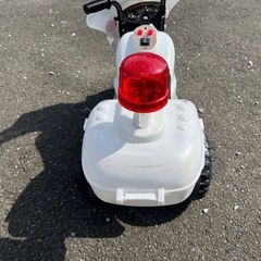 子供用　電動バイク　白バイの画像