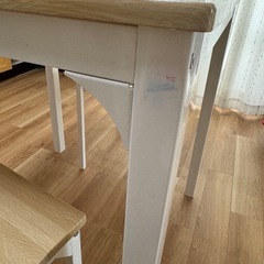 コーナン テーブル イス2脚の画像