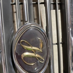 ハイエース100系ワゴン純正グリルの画像