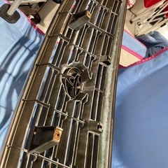 ハイエース100系ワゴン純正グリルの画像