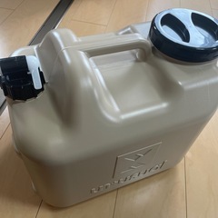 ベージュポリタンク