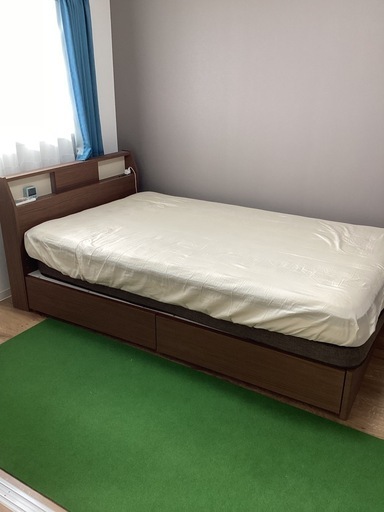 収納付きセミダブルベッド