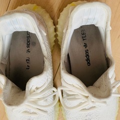 adidas イージーブースト350V2クリーム　トリプルホワイト
の画像