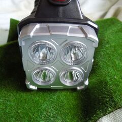 太陽光充電　懐中電灯　USB充電可能　災害時に便利の画像