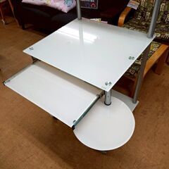 ニトリ ガラスPCデスク ファブ 収納棚 パソコンデスクの画像