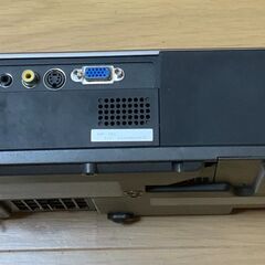 EPSON製のプロジェクターです。の画像