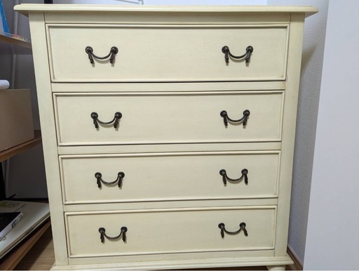 輸入家具 白いタンス
