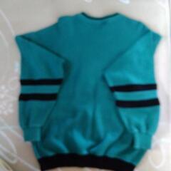 １０００円です緑のトレーナーです🧥の画像